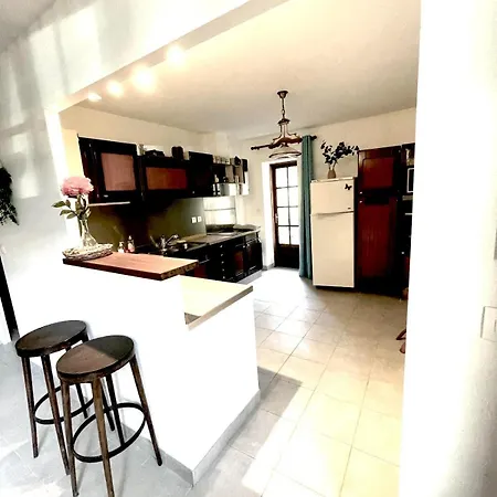 Le Clos St Victor Pierre & 10 Personnes